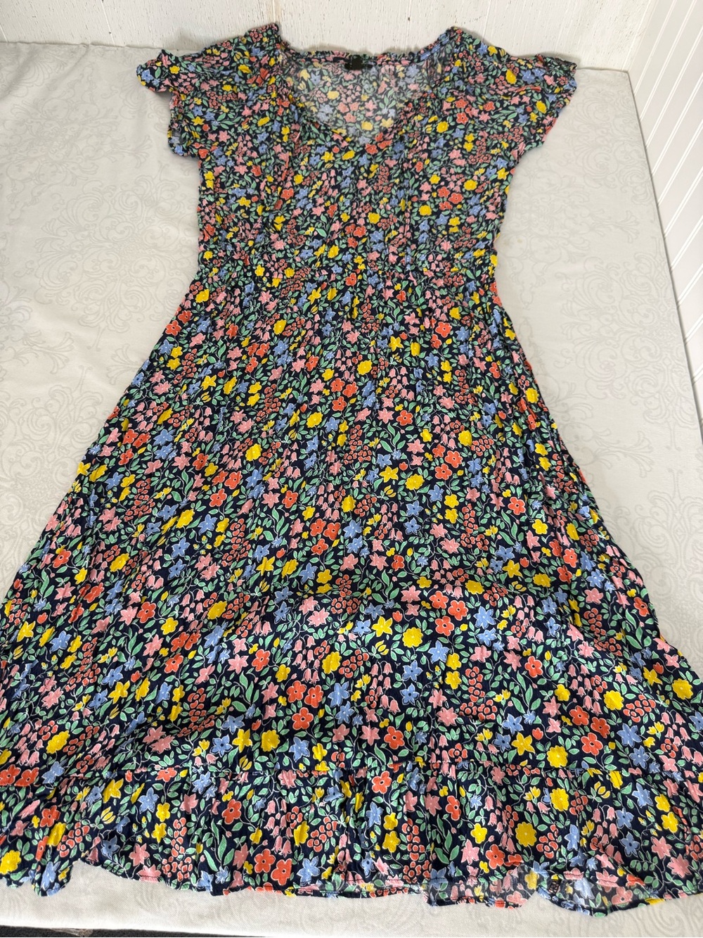 Talbots Gathered Tie Neck Floral Midi Dress Size 6 - Picture 9 of 13